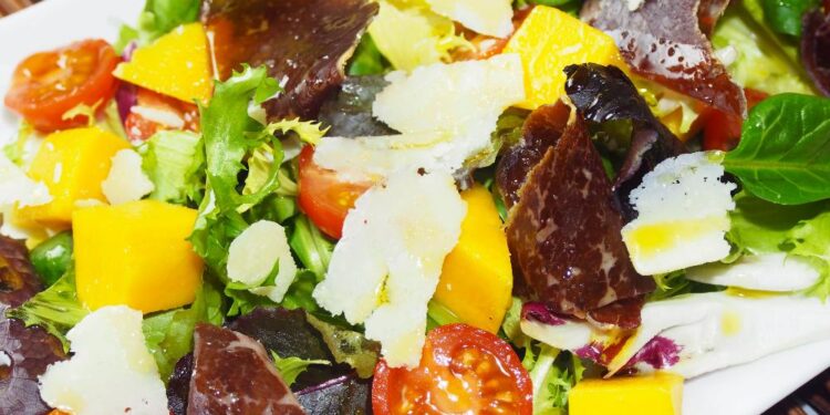 Mango and jerky salad recipe