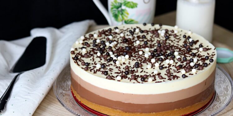 No-Bake Easy Three Chocolates Cake Recipe