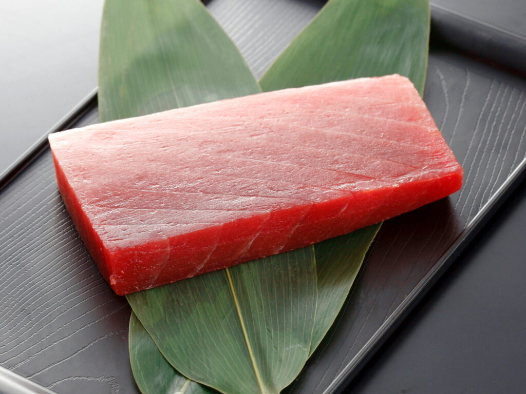 Do you know the contraindications of tuna? Excessive consumption could be dangerous for our health.