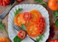 Tomato and Garlic Salad, a simple dish with ingredients that we always have in the kitchen