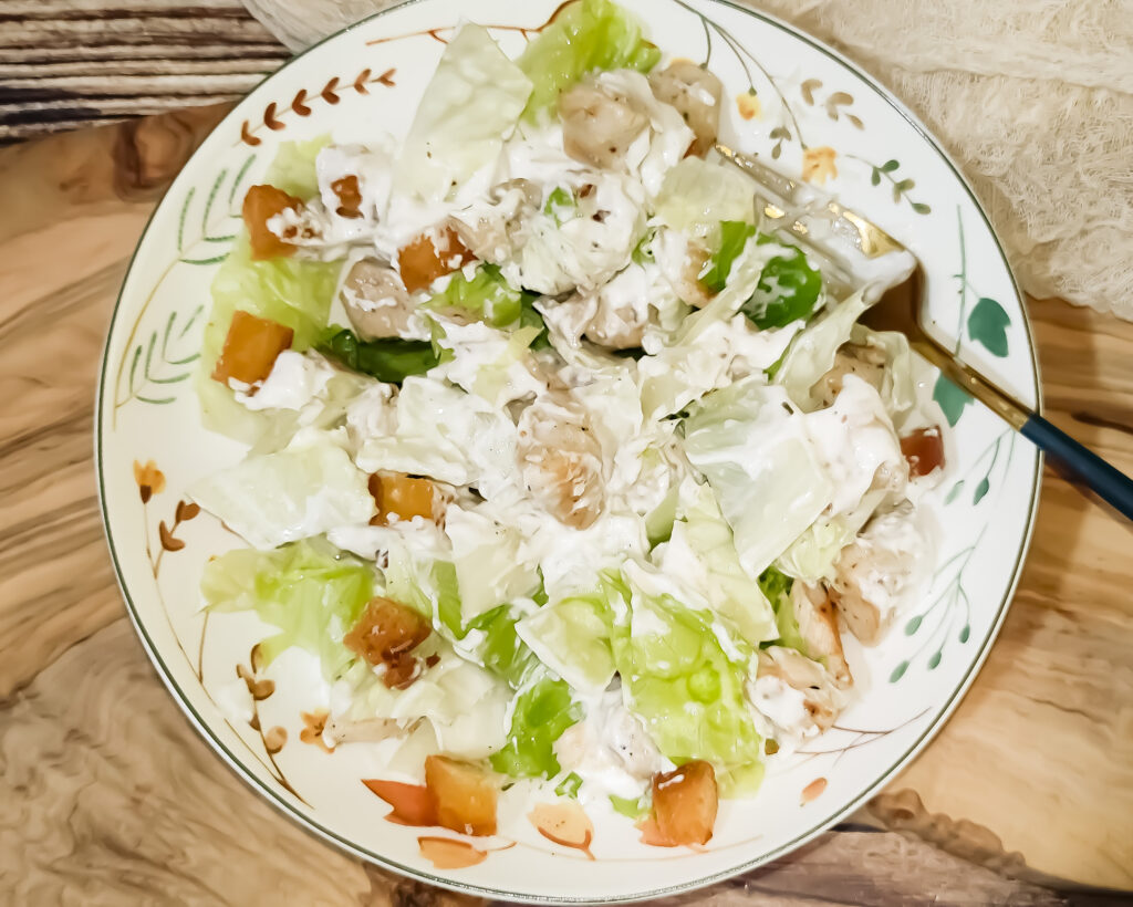 Caesar Salad: an iconic recipe full of nutrients and delicious flavor.